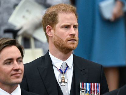 El príncipe Enrique de Inglaterra, en la coronación de su padre, el rey Carlos III, en Londres, el pasado 6 de mayo.