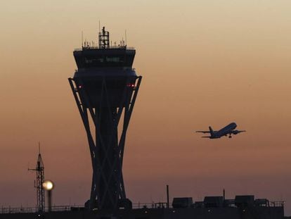 Una torre de control de l'aeroport del Prat.