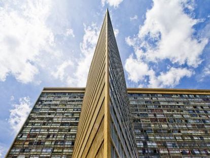 El edificio JK (1952), en Belo Horizonte (Brasil), obra de Oscar Niemeyer.