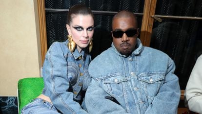 Julia Fox and Ye together on January 23, 2022, at Paris Fashion Week.