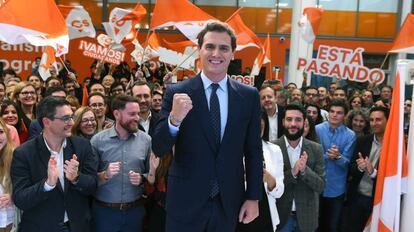 Albert Rivera a su llegada a la sede de su partido tras el debate electoral celebrado en Atresmedia.