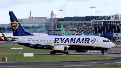 Avi&oacute;n de Ryanair en el aeropuerto de Dubl&iacute;n.