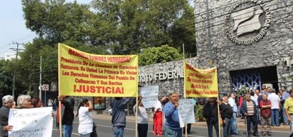 Vecinos de Culhuacán se manifiestan frente a la Comisión de Derechos Humanos de CIudad de México por la utilización del predio.