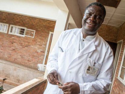 El ginecólogo congoleño Nobel de la Paz 2018, Denis Mukwege, en el hospital de Panzi en 2009.