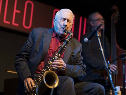 El saxofonista Pedro Iturralde, en el concierto que dio el 2 de enero en la sala Galileo de Madrid.
