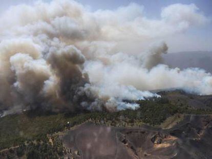 Fotografía aérea facilitada por el Gobierno de Canarias del incendio.