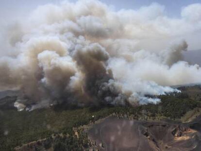 Fotografía aérea facilitada por el Gobierno de Canarias del incendio.