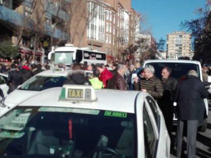 Concentraci&oacute;n de taxistas contra las VTC, en Madrid. 