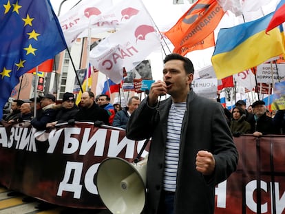 El opositor ruso Ilia Yashin, en una manifestación en el quinto aniversario de la muerte de Boris Nemtsov, celebrada en Moscú en febrero de 2020.