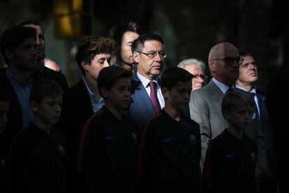 El president del Futbol Club Barcelona, Josep Maria Bartomeu, durant l'ofrena floral.