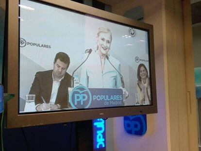 Cristina Cifuentes comparece en el Comité Ejecutivo del PP de Madrid, el pasado lunes. En vídeo, las declaraciones del presidente de rectores de la URJC.