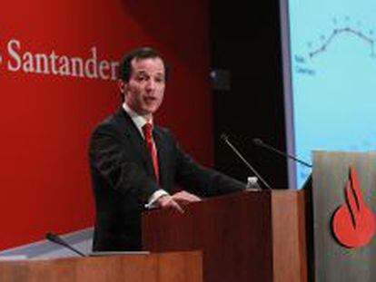 El nuevo consejero delegado de Banco Santander, Javier Mar&iacute;n, en la rueda de prensa de resultados hoy en Madrid. 