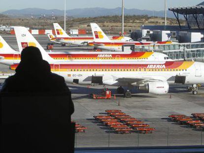 Aviones de Iberia en la T4 deI Aeropuerto de Barajas. 