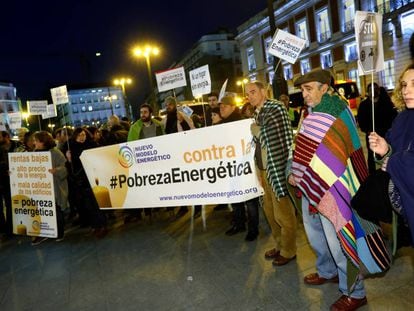 Concentración en la Puerta del Sol de Madrid con ocasión del Día Europeo contra la Pobreza Energética.