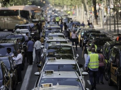 Protesta de taxistas el pasado mayo en Barcelona contras las licencias VTC.