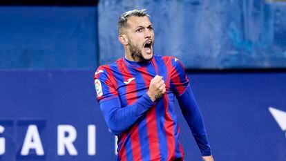 Stoichkov celebra el segundo gol de la SD Eibar ante la SD Huesca el pasado 29 de enero en Ipurua.
