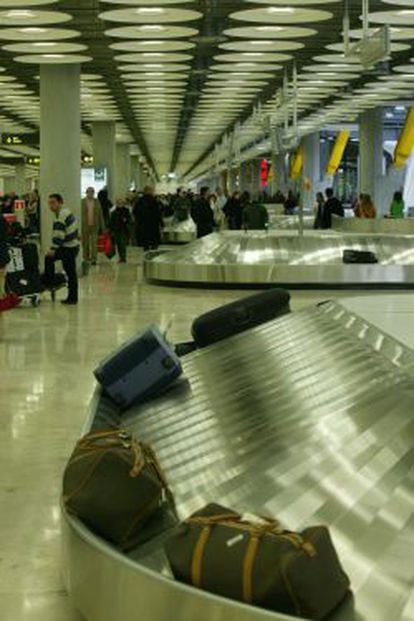 Cinta de equipaje del aeropuerto madrile&ntilde;o de Barajas.
