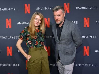 Annabel Jones y Charlie Brooker, en un evento de Netflix en junio de 2019 en Los Ángeles.