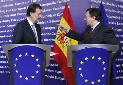 El presidente de la Comisi&oacute;n Europea, Jos&eacute; Manuel Durao Barroso, junto al jefe del Gobierno espa&ntilde;ol, Mariano Rajoy