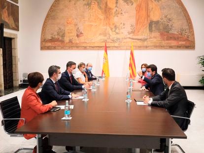 El presidente de la Generalitat, Pere Aragonès, y el presidente del Gobierno, Pedro Sánchez, participan en la mesa de diálogo sobre Cataluña.