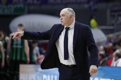 Laso da indicaciones a sus jugadores