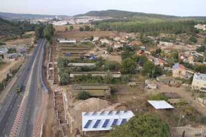 Vista aérea de la excavación, en una zona donde se iba a ampliar una carretera.