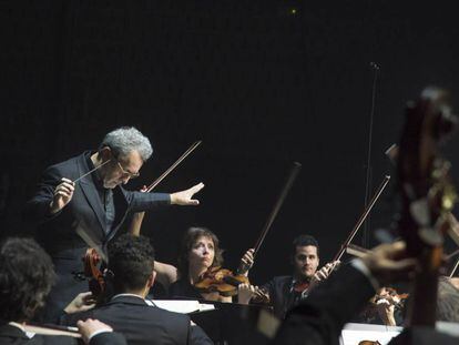 Josep Pons dirigirà el concert escenificat sobre Beethoven.