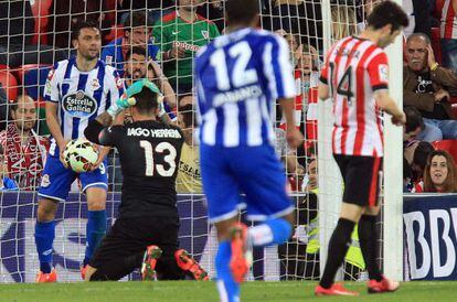 Herrerín, portero del Athletic, lamenta del gol encajado en el minuto 93.