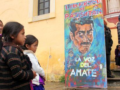 Aproximadamente 2.000 indigenas tzotziles marchan exigiendo la liberacion del Profesor Alberto Patishtán en el centro de San Cristobal de Las Casas.