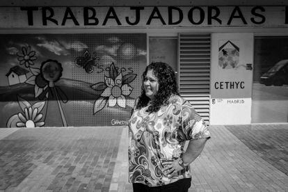 Una trabajadora del hogar y cuidados en el Centro de Empoderamiento de Madrid. 