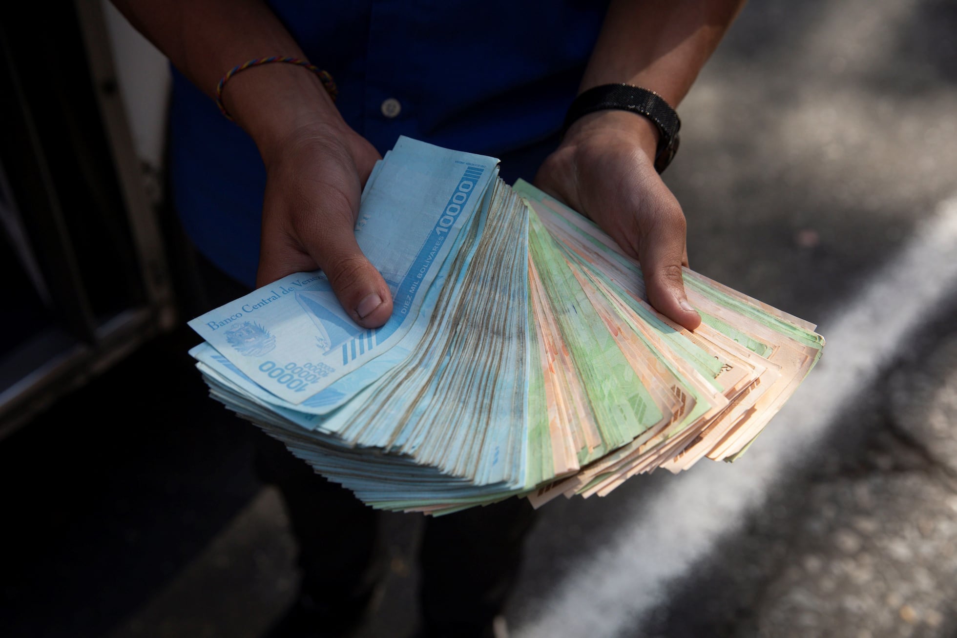 Hiperinflación: Venezuela se queda sin dinero en efectivo | Economía | EL PAÍS