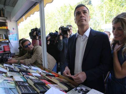 Pedro Sánchez visita la Fira del Llibre de Madrid aquest dimarts.