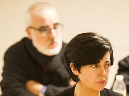 Rosario Porto y su marido durante la una de las vistas.