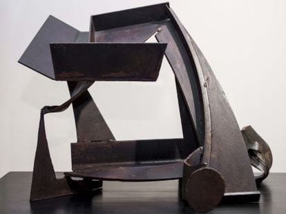 Pieza de mesa Z-78 (1982-83) de Anthony Caro.