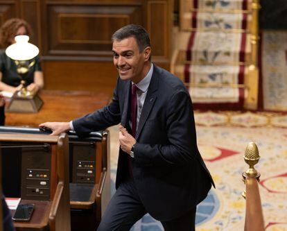 El presidente del Gobierno, Pedro Sánchez, llega a su escaño en la solemne sesión de apertura de las Cortes Generales de la XV Legislatura, en el Congreso de los Diputados, el pasado miércoles.