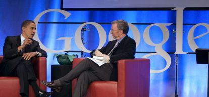 Barack Obama con Eric Schmidt, entonces presidente de Google, en 2007.  