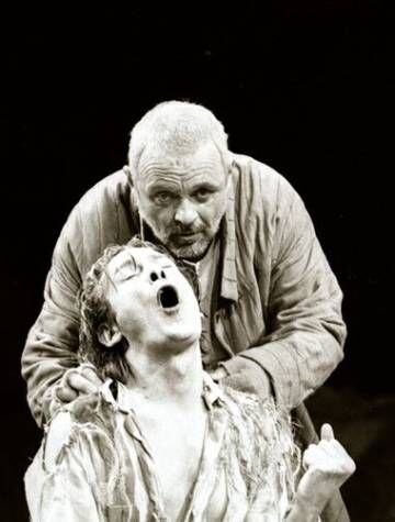 Anthony Hopkins y Bill Nighy interpretan la obra de teatro El rey Lear.