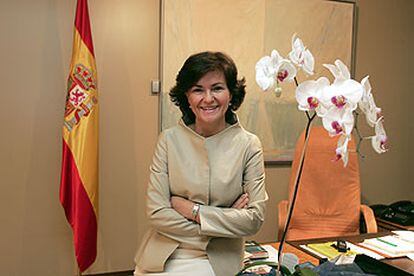 La ministra de Cultura, Carmen Calvo, en su despacho.