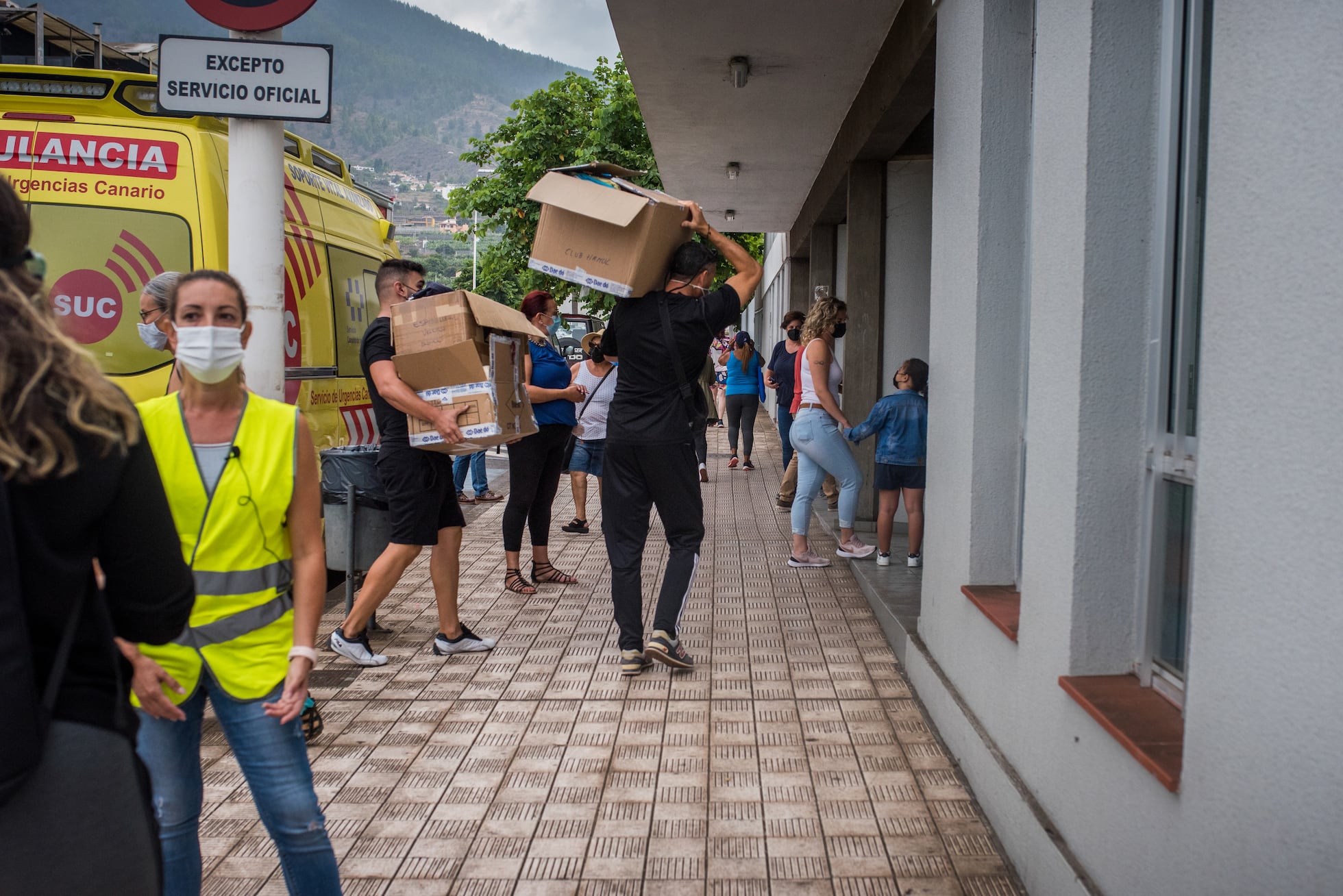 La incertidumbre y la angustia se apoderan de los vecinos de La Palma: “Hemos perdido toda nuestra vida” | Sociedad | EL PAÍS