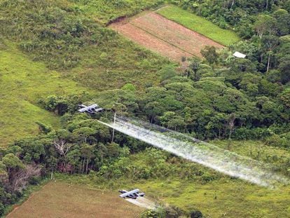 Fumigaciones con glifosato sobre cultivos de coca en Colombia.