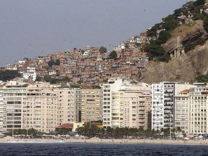 Algunas favelas y una zona turística en Río de Janiero.