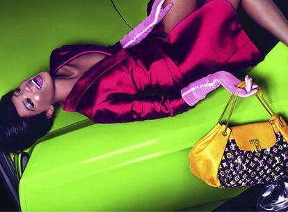 Naomi Campbell en una campaña de bolsos de Vuitton