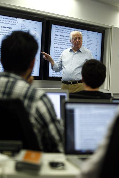 Clase del profesor Javier Vega en el IE Business School de Madrid.