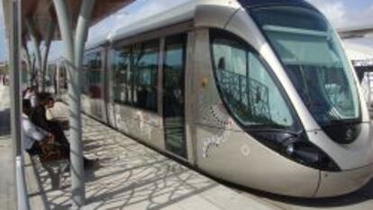 Tranvía de Rabat, fabricado en Barcelona por Alstom y el primero de este tipo instalado en Marruecos. En servicio desde 2012.