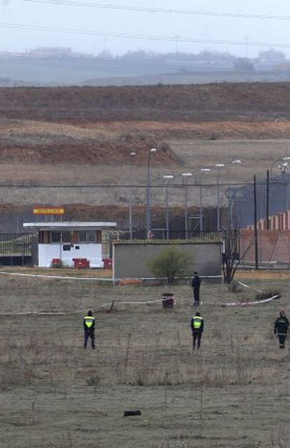 Despliegue policial y de emergencias, que rastrean la zona en busca de restos del avión.