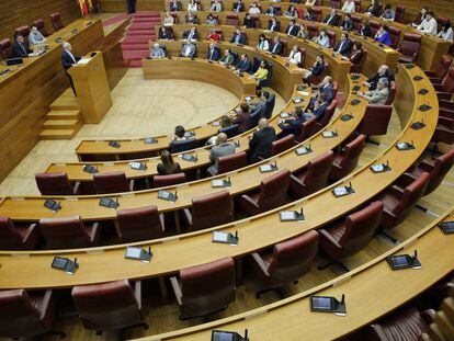 Acto de reivindicaci&oacute;n de m&aacute;s inversiones en las Cortes Valencianas.