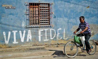 Una pintada recuerda a Castro en una calle de Cuba.