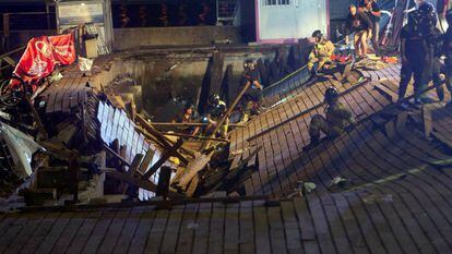 Muelle hundido durante en accidente del festival O Marisquiño el 13 de agosto de 2018.