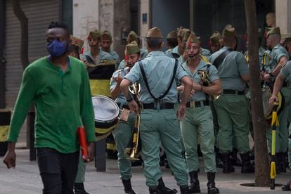 Banda de la Legión durante un acto en el centro de Ceuta, este miércoles.