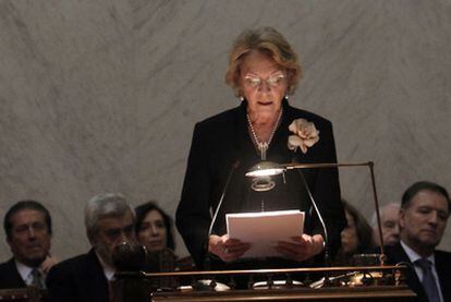 Soledad Puértolas realiza su discurso para entrar en la Real Academia Española.